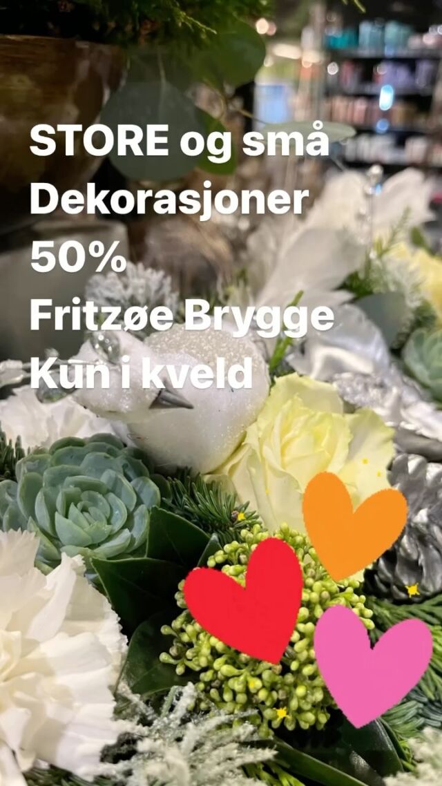 Har du glemt den dere blomsten til Nyttårsfeiringen? Jeg har nå satt noen flotte dekorasjoner på Fritzøe Brygge. 50% idag. Flotte dekorasjoner som fortjener et bord å stå på🫶🏻
